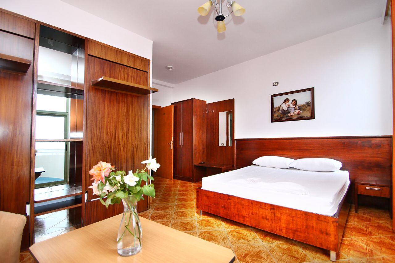 Hotel Europa Vlorë Eksteriør billede